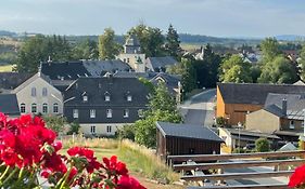 Ferienwohnung im Chaletstil Schlossblick 51 qm Wellness Fitness Sauna Bergrödelhof